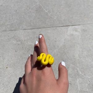 Yellow swirly ring